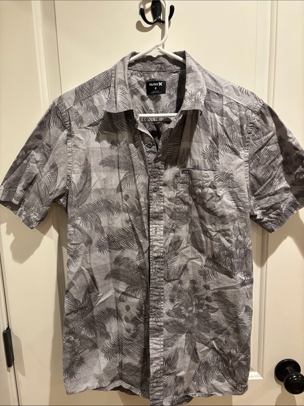 Hurley Gray Tropical-Leaf Short Sleeve Button-Up Shirt